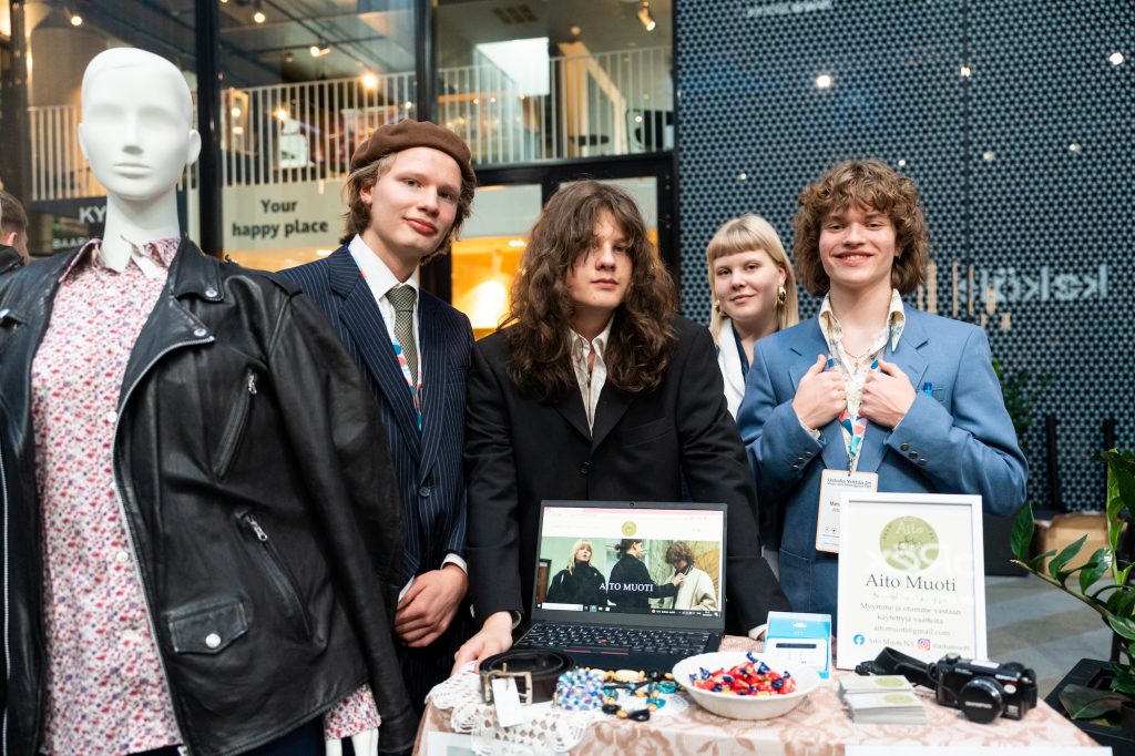 Aito Muoti NY Uskalla Yrittää -finaalissa 2023.