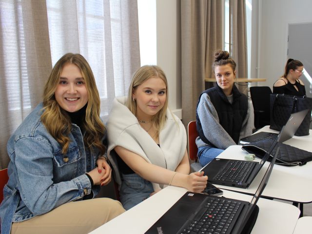 Vuosi yrittäjänä -nuoret Etu-Töölön lukio 2022
