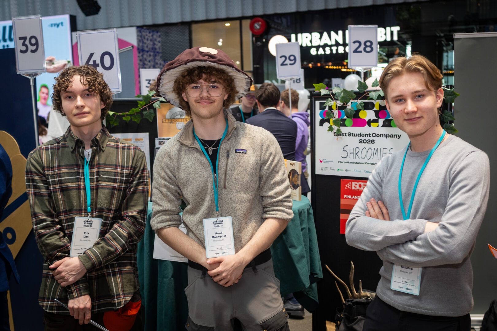 Kolme nuorta esittelee NYT-yritystään messup